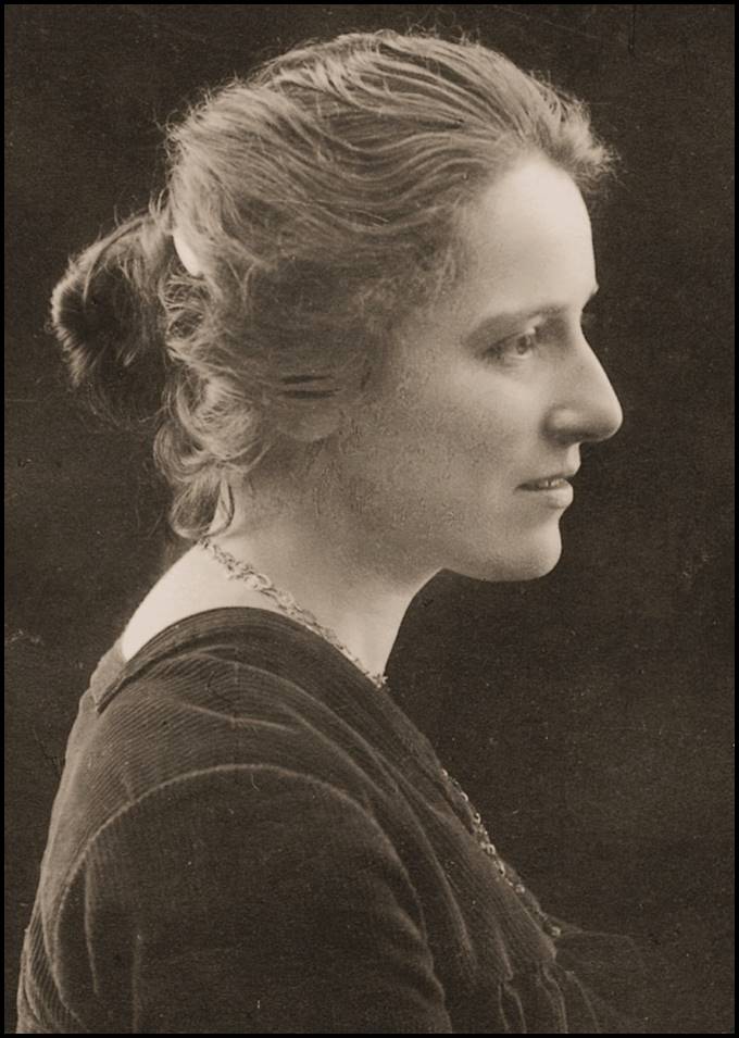 Fanny Moser, etwa 1913