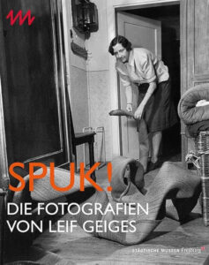 Cover des Ausstellungskataloges "Spuk! Die Fotografien des Leif Geiges"